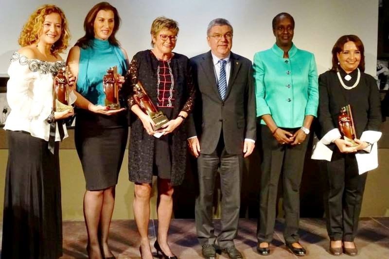 Ύψιστη τιμή για τη πρόεδρο του ΣΕΟ, Βούλα Κοζομπόλη, από τη ΔΟΕ