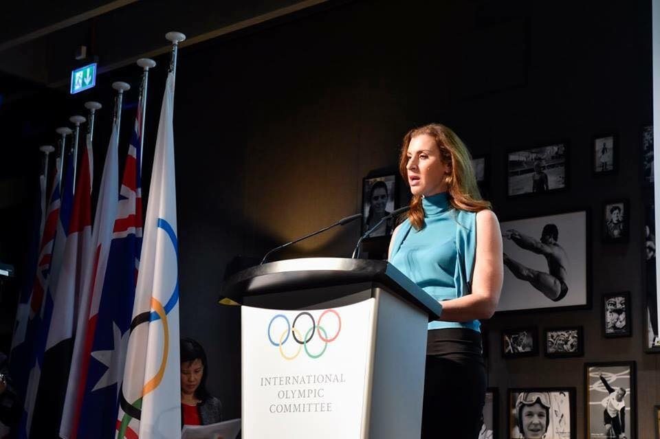 Ύψιστη τιμή για τη πρόεδρο του ΣΕΟ, Βούλα Κοζομπόλη, από τη ΔΟΕ