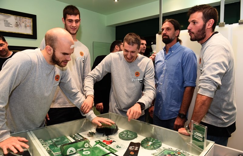 «Πράσινη» λάμψη στα εγκαίνια του PAO Shop (photos)