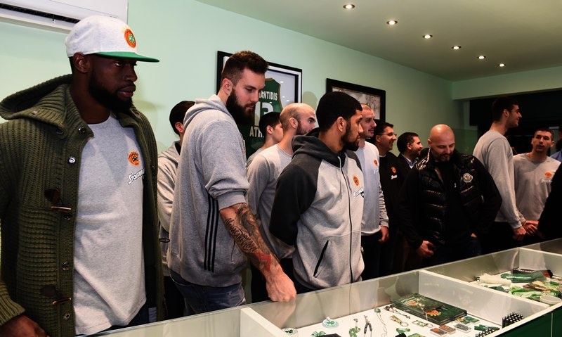 «Πράσινη» λάμψη στα εγκαίνια του PAO Shop (photos)