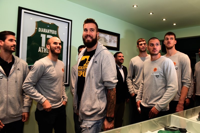 «Πράσινη» λάμψη στα εγκαίνια του PAO Shop (photos)