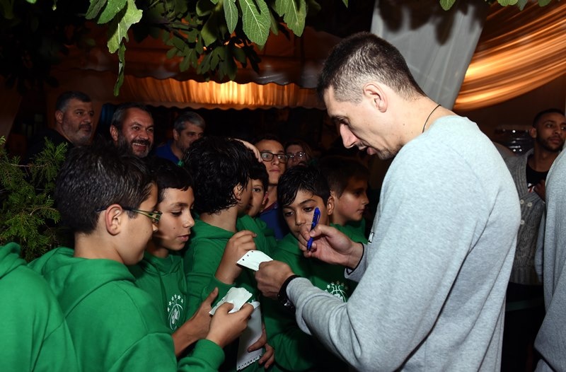 «Πράσινη» λάμψη στα εγκαίνια του PAO Shop (photos)