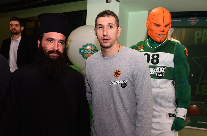 «Πράσινη» λάμψη στα εγκαίνια του PAO Shop (photos)