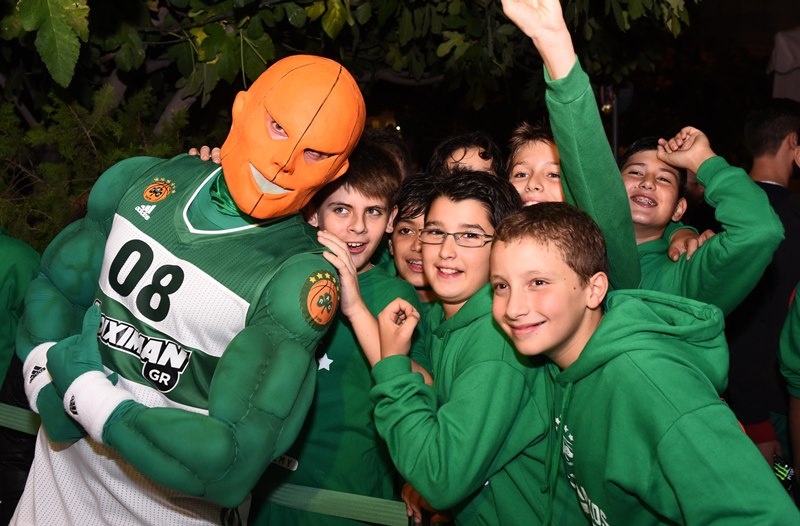 «Πράσινη» λάμψη στα εγκαίνια του PAO Shop (photos)