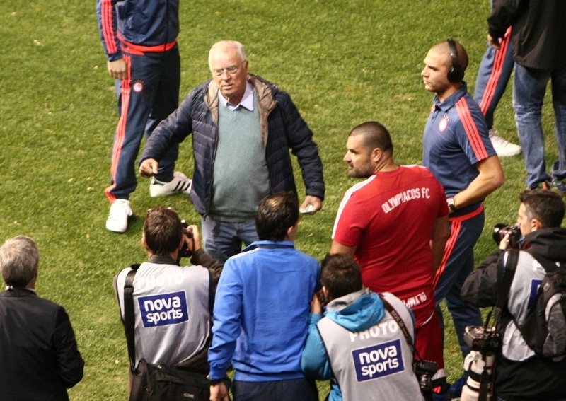 Παναθηναϊκός-Ολυμπιακός: Photostory με τις φωτοβολίδες στους παίκτες των «ερυθρόλευκων»!