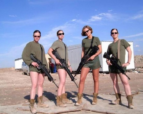 Τα καυτά κορίτσια του στρατού! (photos)