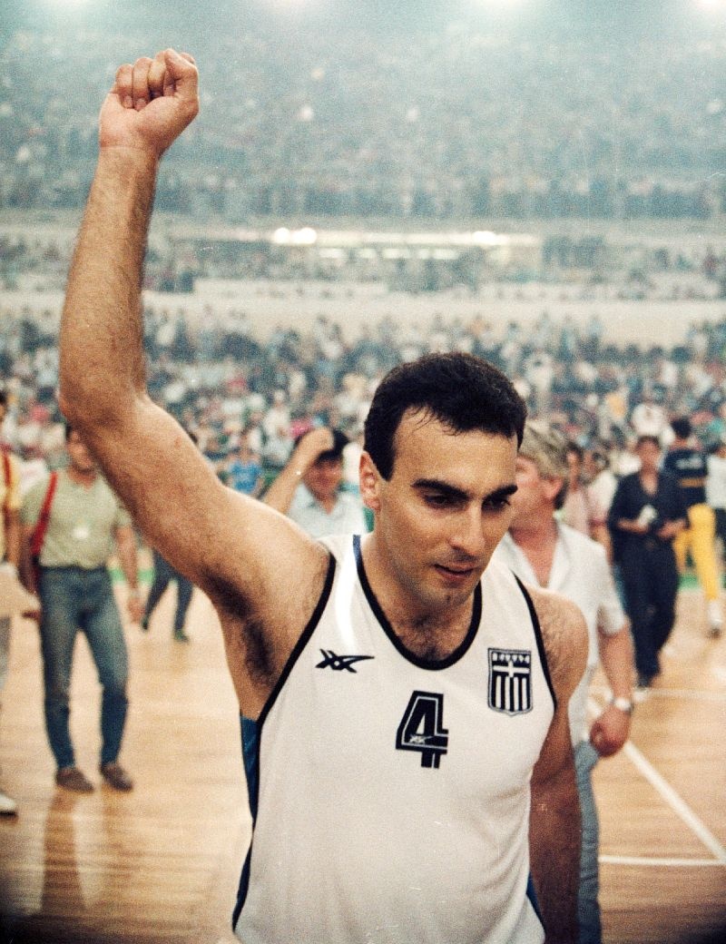 Όταν ο «θεός» πάτησε... Ελλάδα! (videos+photos)