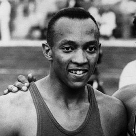 Jesse Owens: Ο έγχρωμος που θριάμβευσε στην έδρα της Άριας Φυλής (photos+videos)