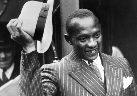 Jesse Owens: Ο έγχρωμος που θριάμβευσε στην έδρα της Άριας Φυλής (photos+videos)