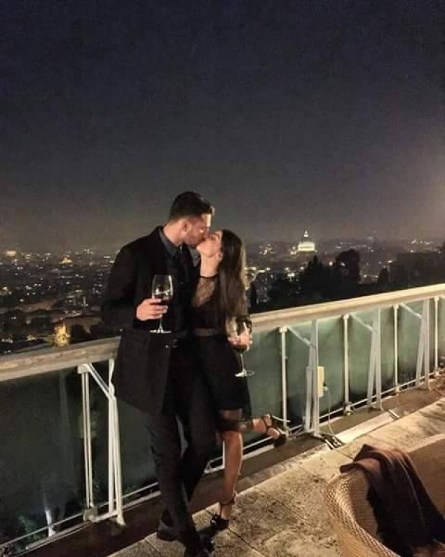 Με καυτή παρέα τα Χριστούγεννα του Καπίνο (photo)