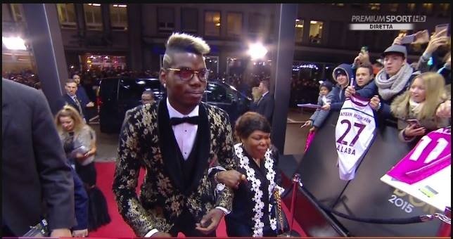 ΕΠΙΚΟ ΓΕΛΙΟ! Ντύθηκε... Φλωρινιώτης ο Πογκμπά! (photos)