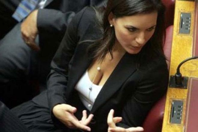 Κεφαλογιάννη-Ράπτη και στη... μέση ο Κώστας Καραμανλής! (photos)