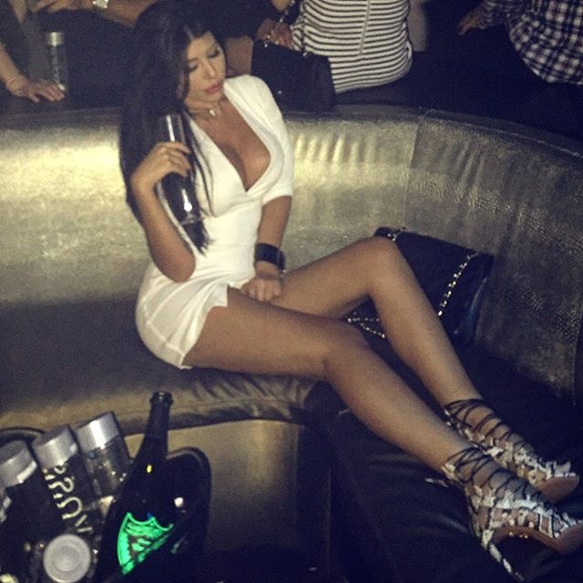 Αυτή είναι η Ελληνίδα που μοιράζει τρελό πόνο με την κορμάρα της! (photos)