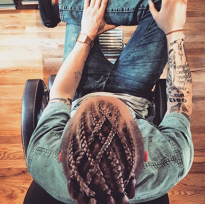 Το νέο trend στα ανδρικά χτενίσματα είναι τα... Man Braids! (photos)