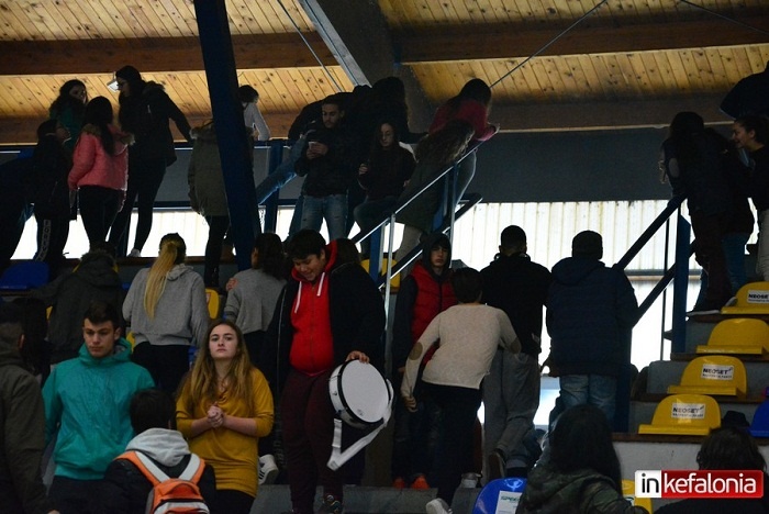 Απίστευτο ξύλο σε αγώνα σχολικού πρωταθλήματος Κεφαλλονιάς! (photos)