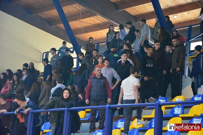 Απίστευτο ξύλο σε αγώνα σχολικού πρωταθλήματος Κεφαλλονιάς! (photos)