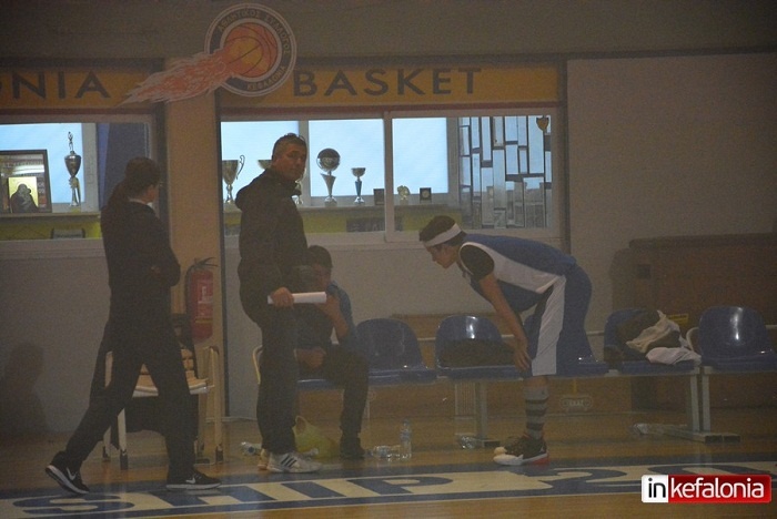 Απίστευτο ξύλο σε αγώνα σχολικού πρωταθλήματος Κεφαλλονιάς! (photos)