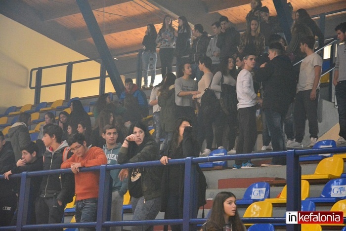 Απίστευτο ξύλο σε αγώνα σχολικού πρωταθλήματος Κεφαλλονιάς! (photos)