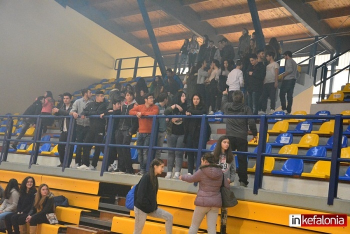 Απίστευτο ξύλο σε αγώνα σχολικού πρωταθλήματος Κεφαλλονιάς! (photos)