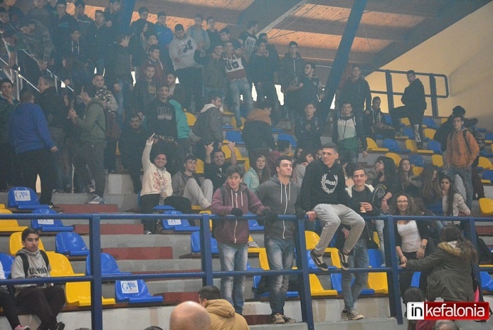 Απίστευτο ξύλο σε αγώνα σχολικού πρωταθλήματος Κεφαλλονιάς! (photos)