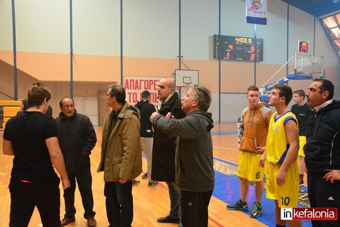 Απίστευτο ξύλο σε αγώνα σχολικού πρωταθλήματος Κεφαλλονιάς! (photos)