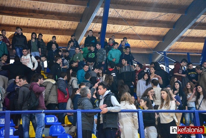 Απίστευτο ξύλο σε αγώνα σχολικού πρωταθλήματος Κεφαλλονιάς! (photos)