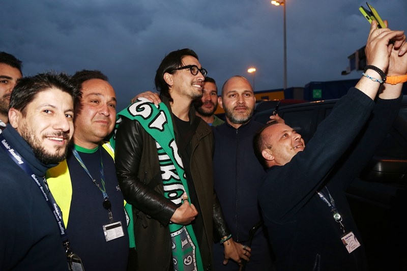 ΟΛΑ τα «κλικ» της άφιξης του Λέτο! (photos)