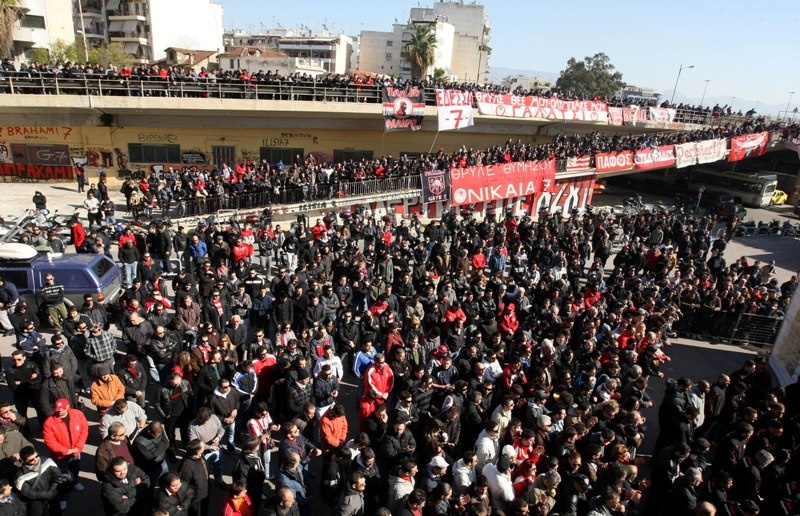 Ολυμπιακός-Θύρα 7: Έγινε... 35 η μαύρη επέτειος (photos+videos)