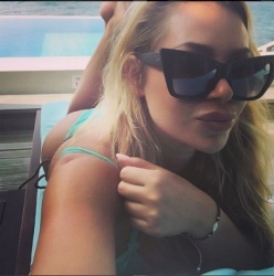 Ελληνίδα τούμπανο «ισοπεδώνει» τις Μαλβίδες! (photos)