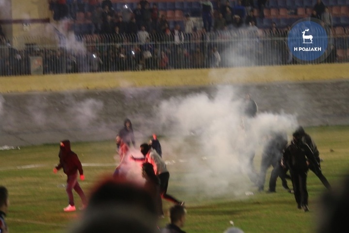Απίστευτα επεισόδια στον τελικό της Ρόδου! (photos)