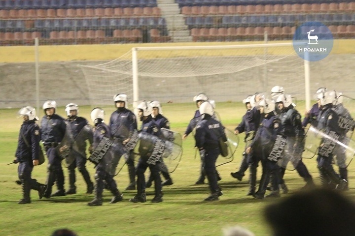 Απίστευτα επεισόδια στον τελικό της Ρόδου! (photos)