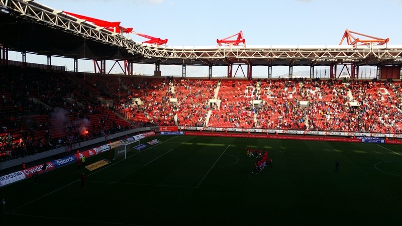 Ολυμπιακός: «Ερυθρόλευκοι» πανηγυρισμοί για την κούπα (photos+video)