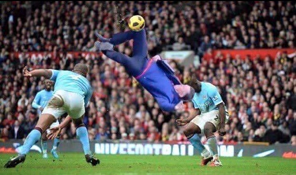 Τρελάθηκε το διαδίκτυο με την… πτώση του Φαν Χάαλ! (photos+videos)