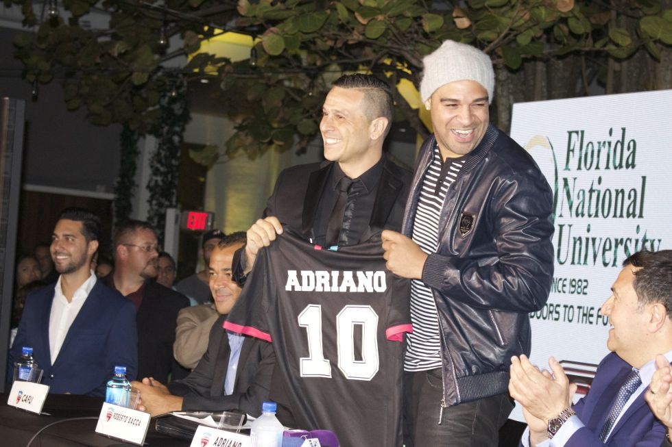 Μαϊάμι: Έσκασε το… μπαμ με Αντριάνο! (photos+videos)