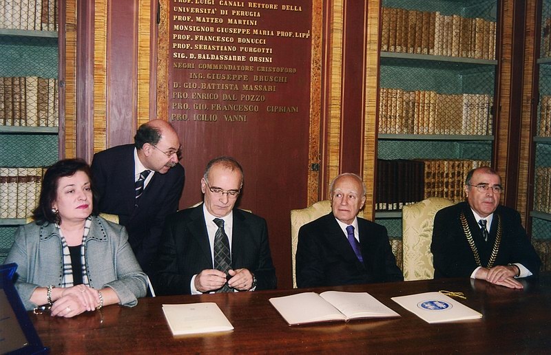 Αυτός είναι ο επικός μεταφραστής του Παναθηναϊκού (photos)