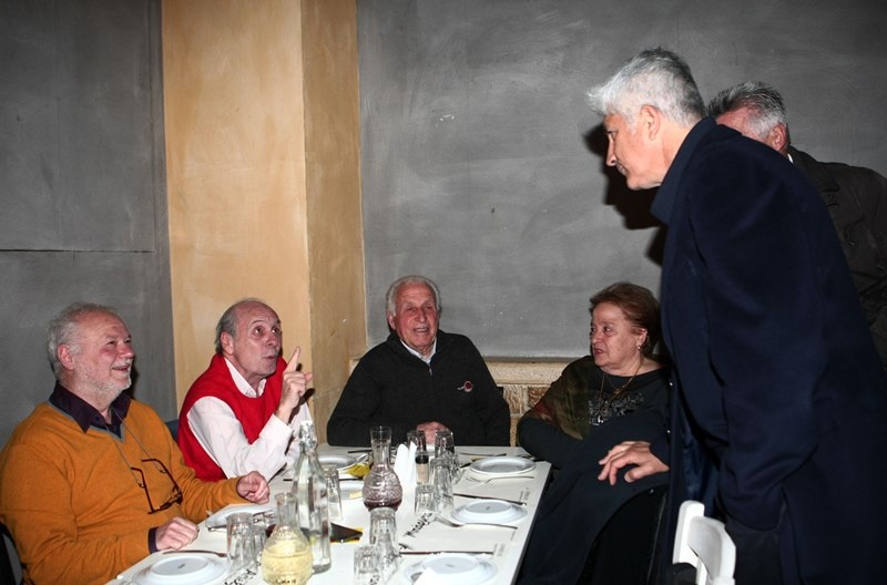 ΣΥΓΚΛΟΝΙΣΤΙΚΟ! Ο Μανωλάς τραγουδά τον ύμνο της ΑΕΚ! (photos+video)