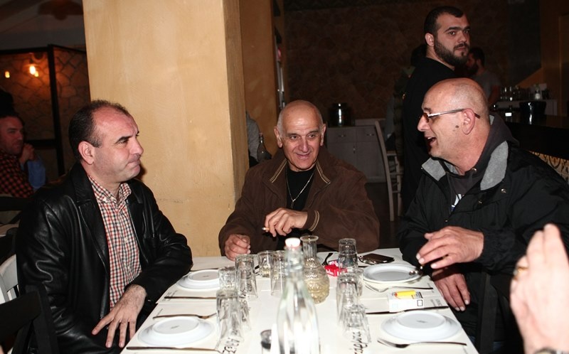 ΣΥΓΚΛΟΝΙΣΤΙΚΟ! Ο Μανωλάς τραγουδά τον ύμνο της ΑΕΚ! (photos+video)