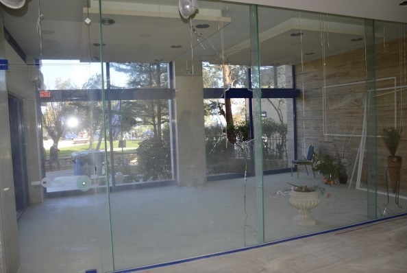 Λευκάδα: Επτά τραυματίες από τα επεισόδια! (photos)