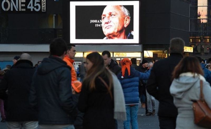 Δάκρυσε το Άμστερνταμ για τον Κρόιφ! (video, photos)