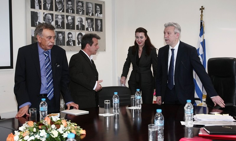 Χάσμα και ολοταχώς λουκέτο στο ελληνικό ποδόσφαιρο!