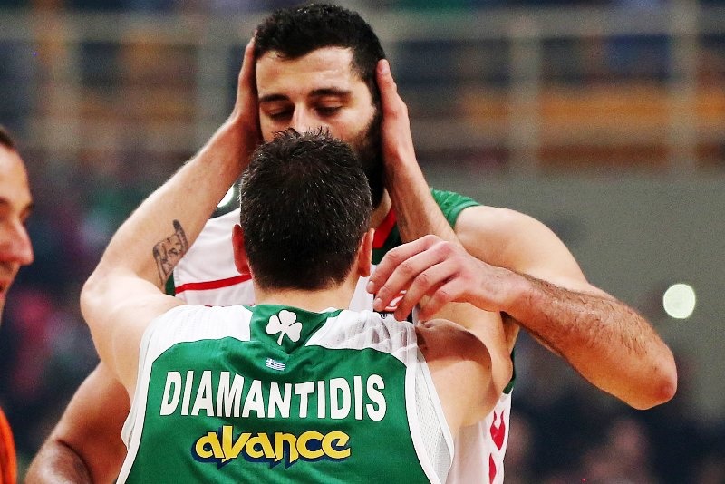 Συγκινητικό «αντίο» Μπουρούση σε Διαμαντίδη (photos)