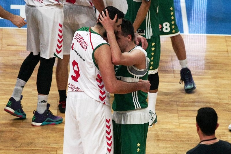 Συγκινητικό «αντίο» Μπουρούση σε Διαμαντίδη (photos)