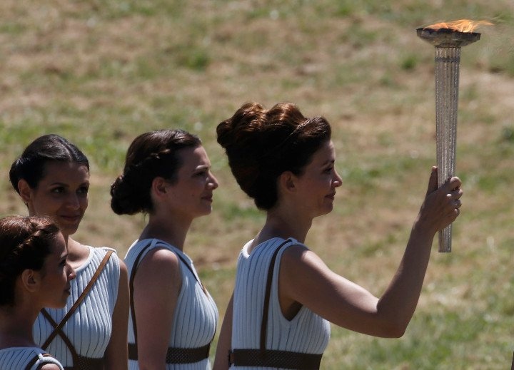 Ξεκίνησε το ταξίδι της η Ολυμπιακή Φλόγα (photos)