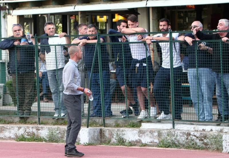 Ξύλο και κυνηγητό στο Κηφισιά-Αστέρας Βάρης! (photos)