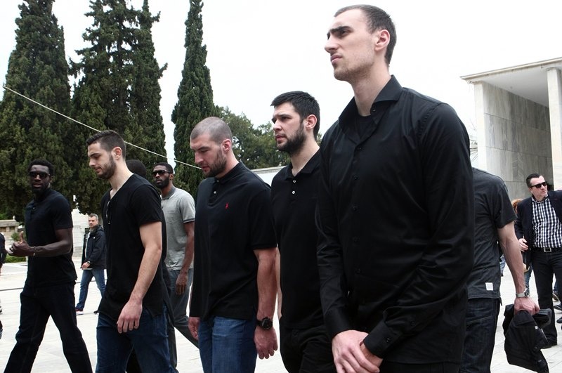 Το τελευταίο «αντίο» στον πατέρα του Πρίντεζη (photos)