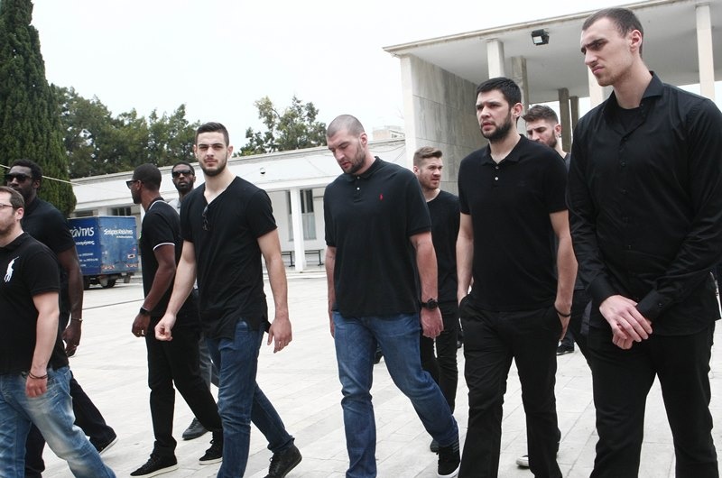 Το τελευταίο «αντίο» στον πατέρα του Πρίντεζη (photos)