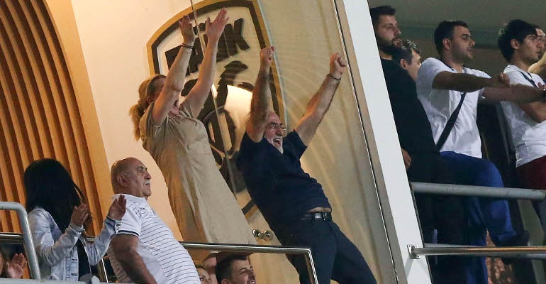 Τρελάθηκε με το Champions League ο Ιβάν Σαββίδης (photos)