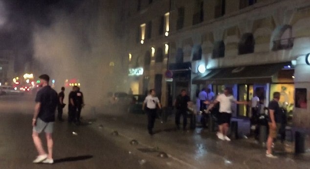 Euro 2016: Άγρια επεισόδια Άγγλων στην Μασσαλία (photos+video)