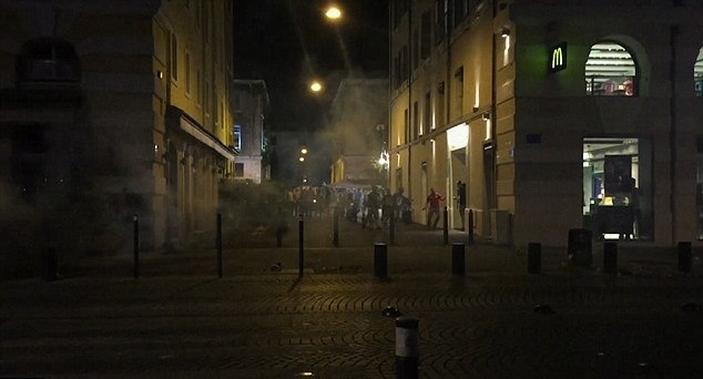 Euro 2016: Άγρια επεισόδια Άγγλων στην Μασσαλία (photos+video)