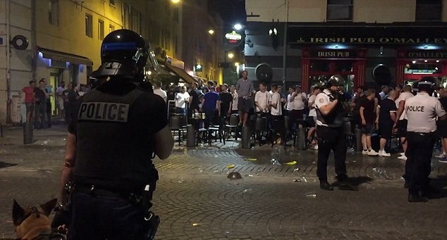 Euro 2016: Άγρια επεισόδια Άγγλων στην Μασσαλία (photos+video)